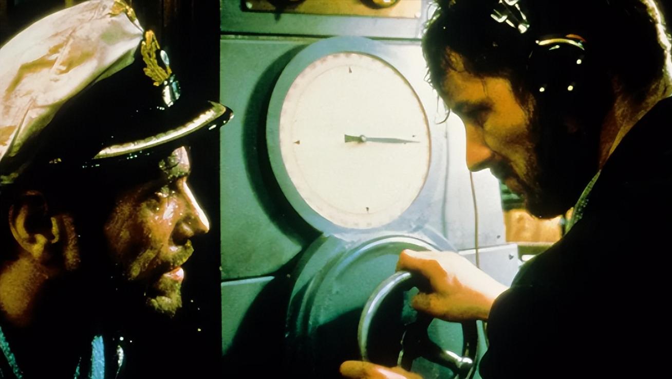 电影《从海底出击》，德潜艇乘员的经历，激发对和平怎样的追求？