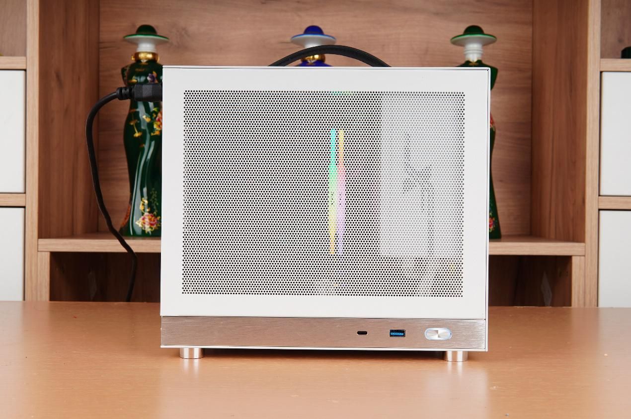 itx机箱闪鳞g200装机推荐,闪鳞g200机箱尺寸