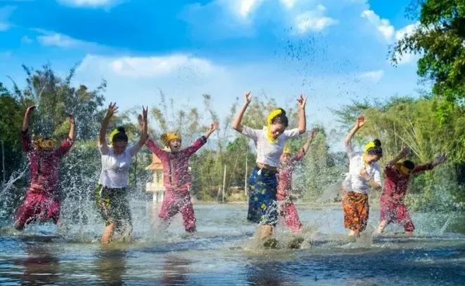不是广西，不是贵州，三大全城狂欢的节日在云南