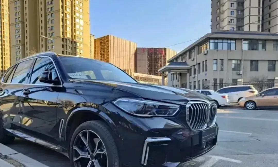 2010款宝马x52.0t与3.0t外观区别,2018款宝马x5xdrive28i2.0t