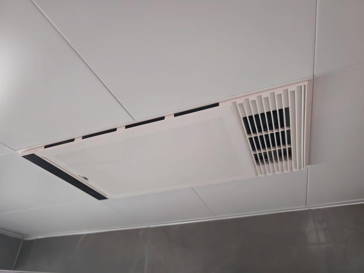 夏天浴室闷热安装什么浴霸,冬天洗澡装浴霸有用吗