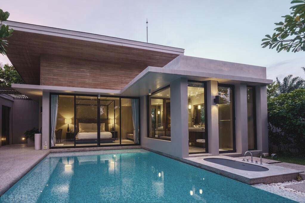 诡秘真相故事：丈夫送了我一支口红，我隐隐觉得不对劲，转送闺蜜