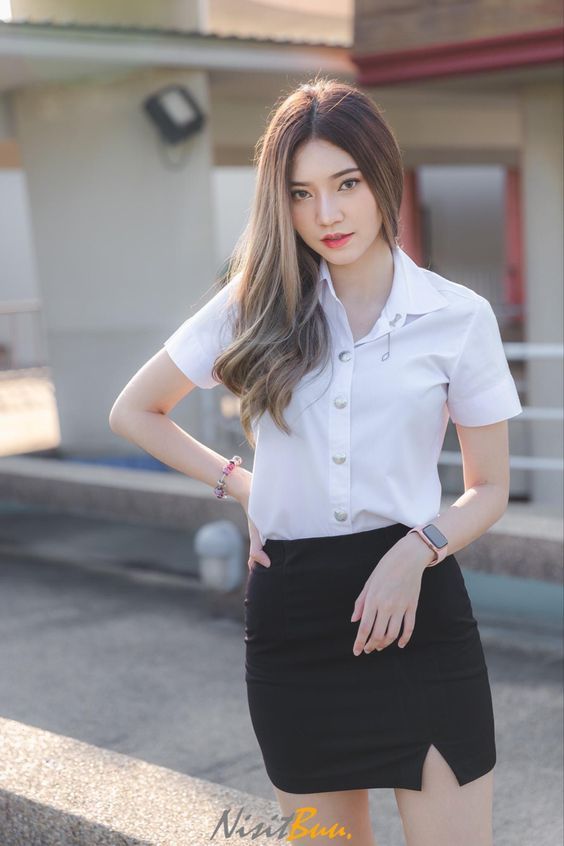 缅甸女导游幽默讲解,缅甸女导游视频大全