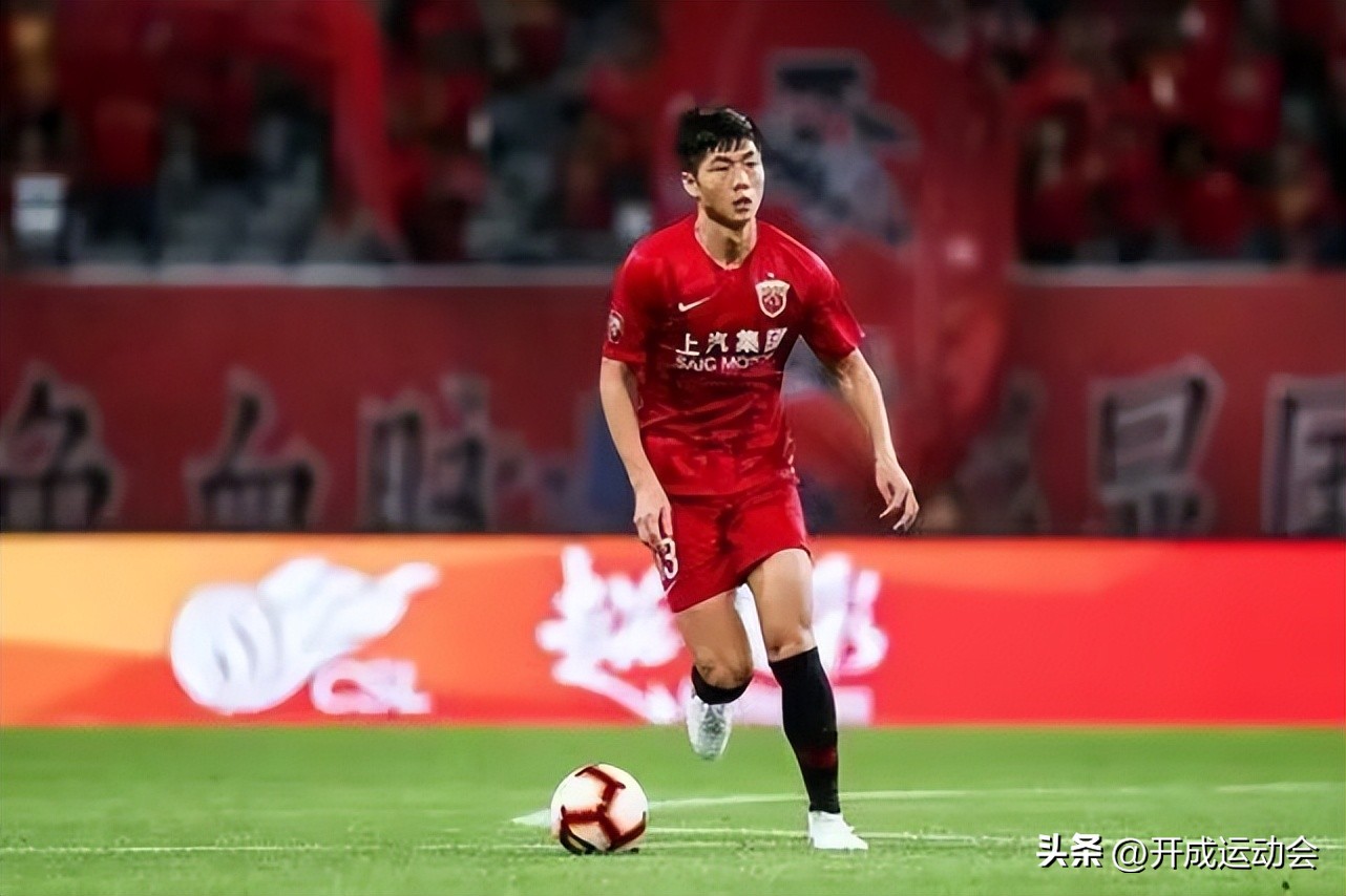 记者：魏震想离开上海上港，其父母跪求陈戌源，如今2500万被冻结