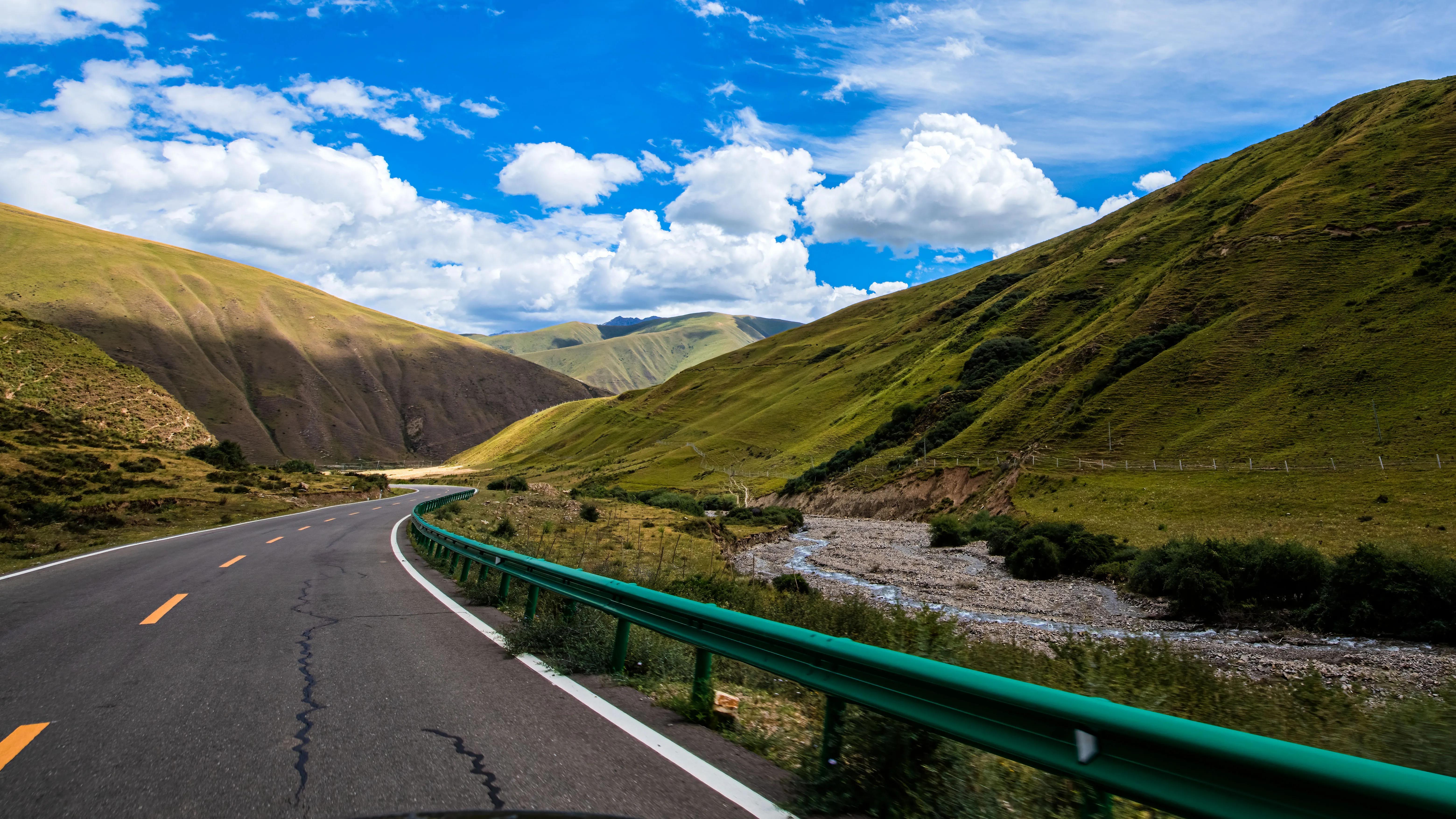 甘孜州最美风景在路上,金秋的甘孜州