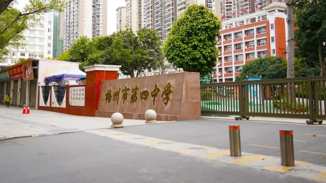 梧州高中新校门在哪里,梧州学校p图