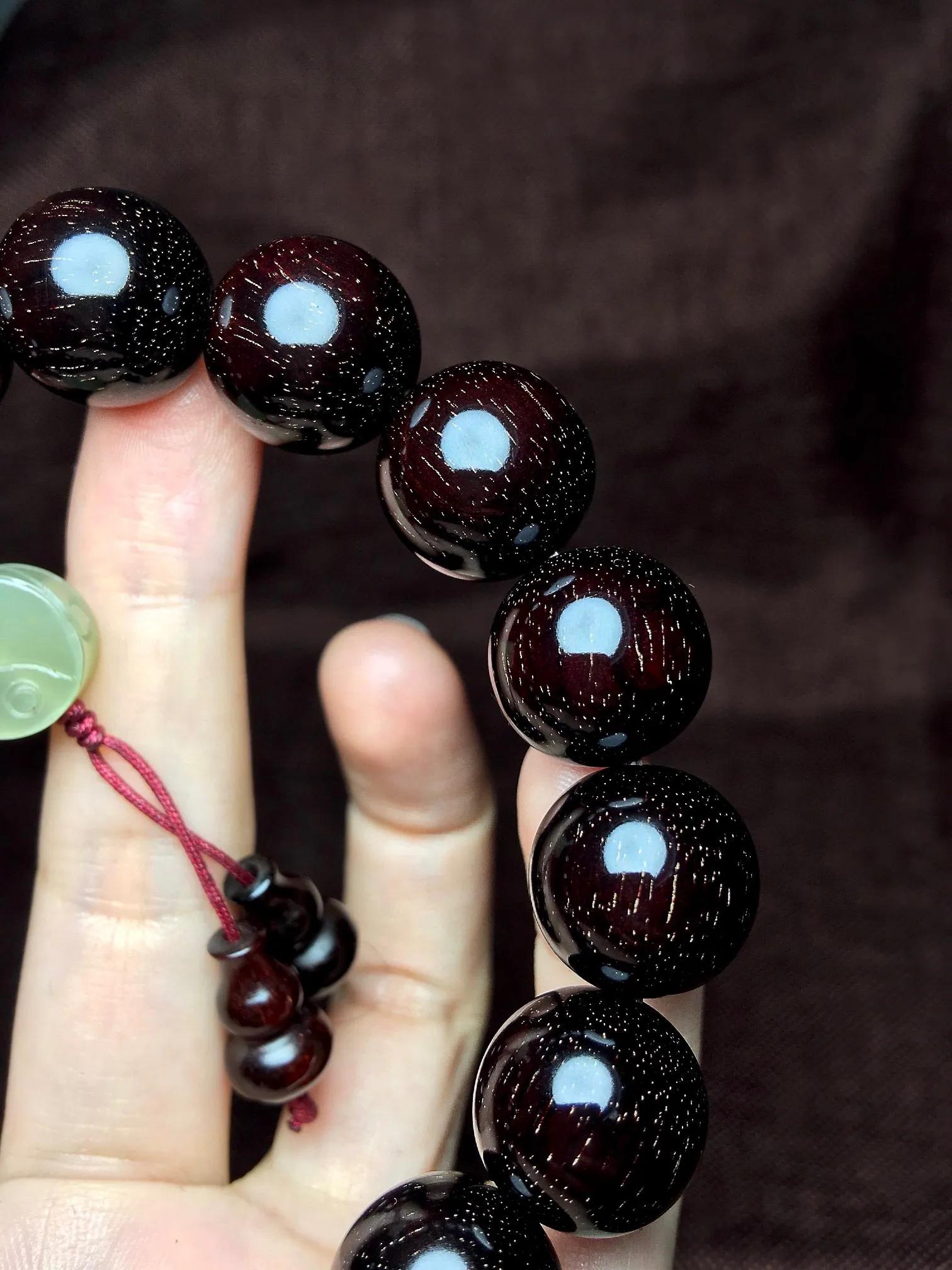 印度小叶紫檀手串正确的盘玩方法,抖音印度小叶紫檀手串是真的吗