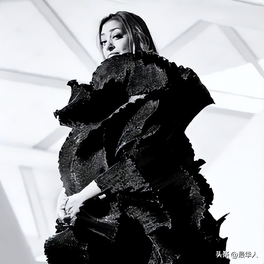 伊拉克“建筑女魔头”：一生未婚，争议无数，却活成了一个传奇