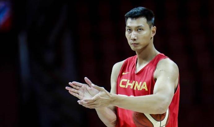 易建联用六年时间坚守广东队,易建联球衣退役仪式要价