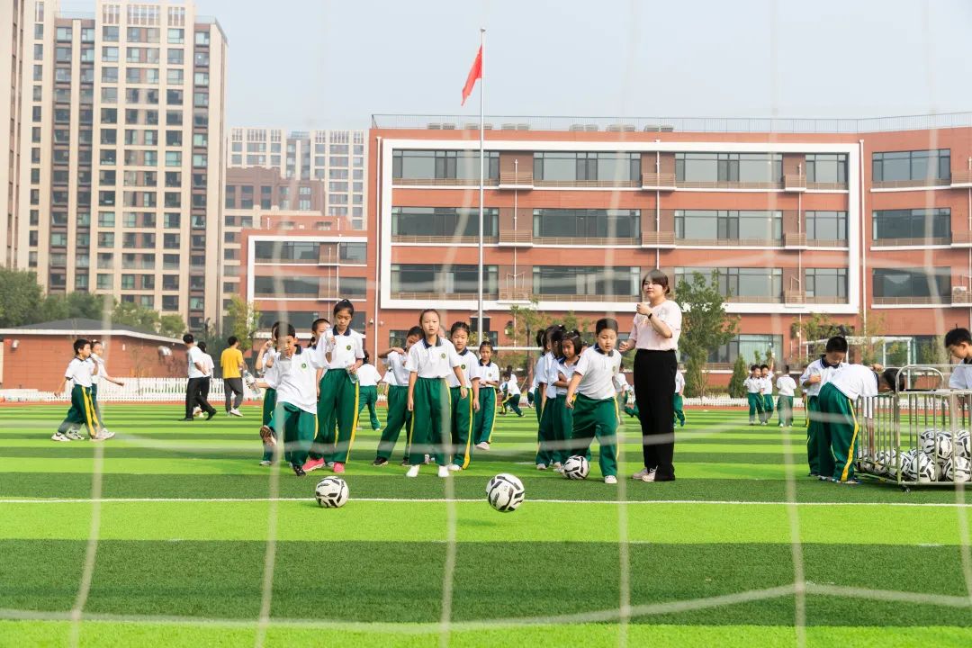 喜迎二十大奋进新征程开启新时代,房山首师大育新学校