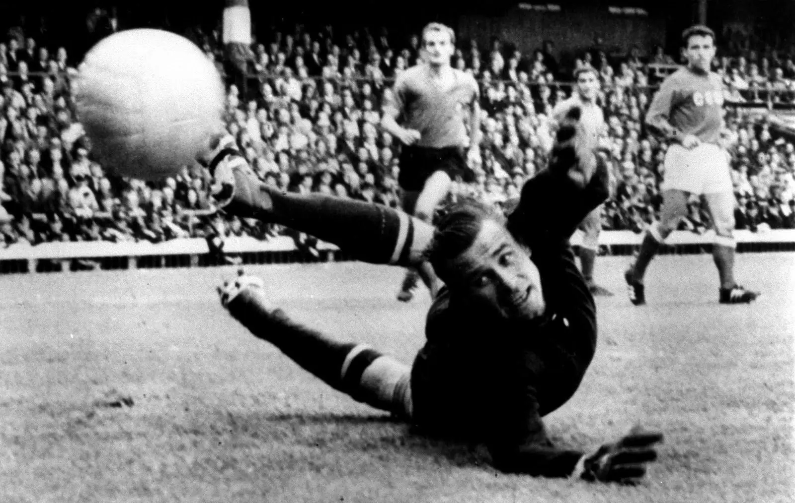 中国足球史上最强十一人是谁,足球史上最强11人阵容