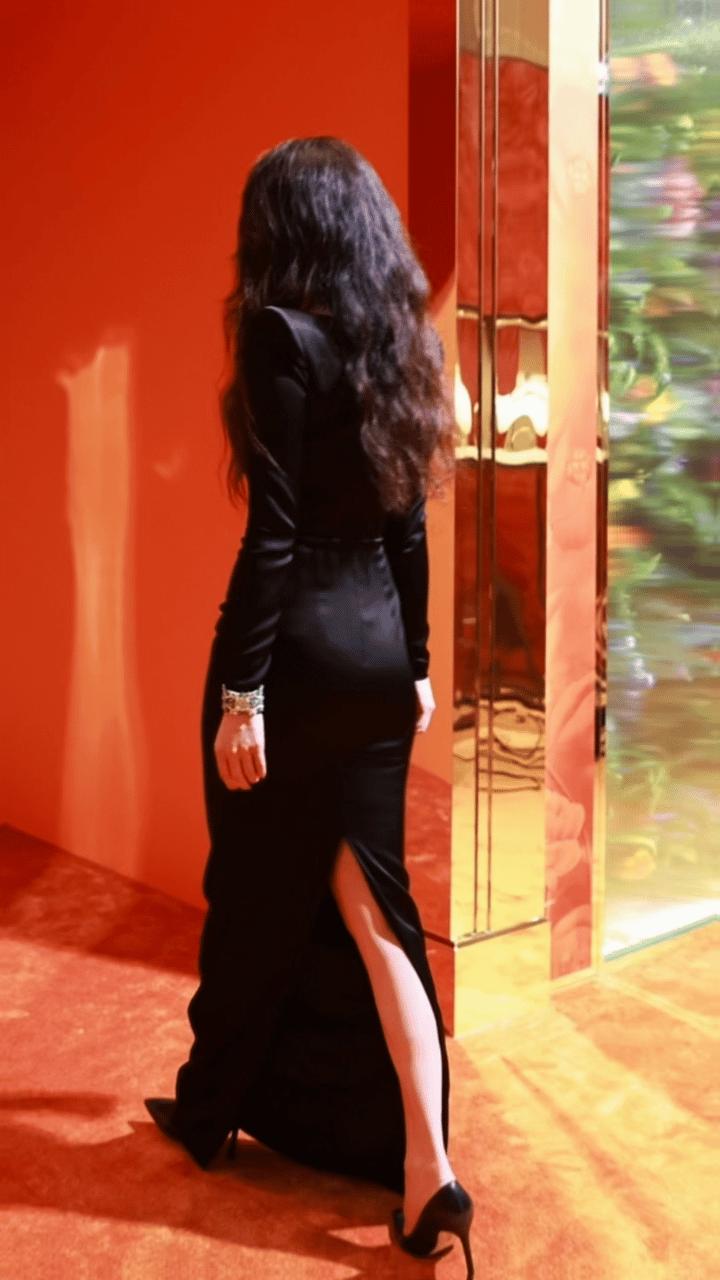 赵露思红毯一言难尽,赵露思倪妮红毯