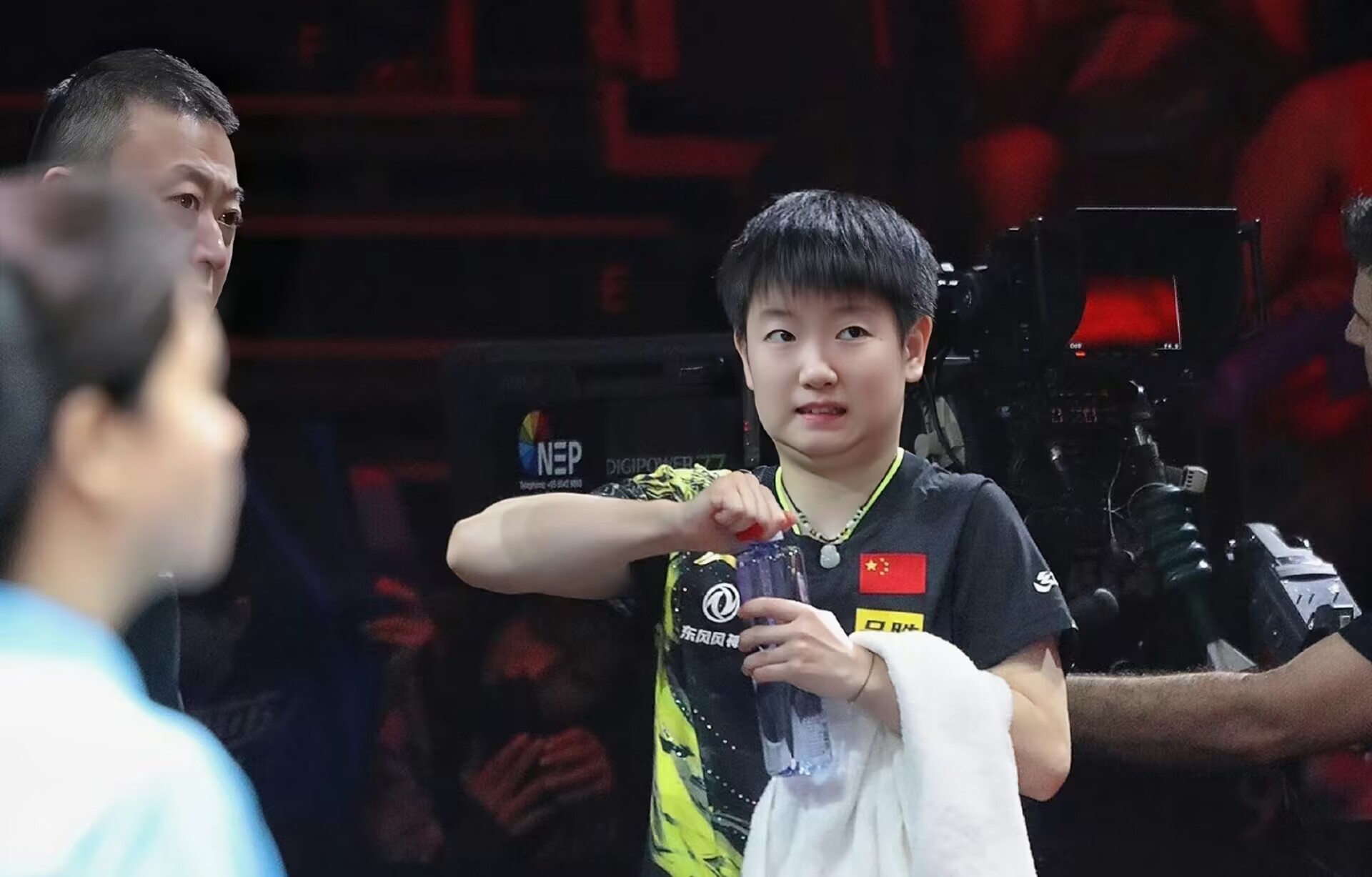 国乒热身赛马龙陈梦皆取胜,马龙陈梦今天比赛结果