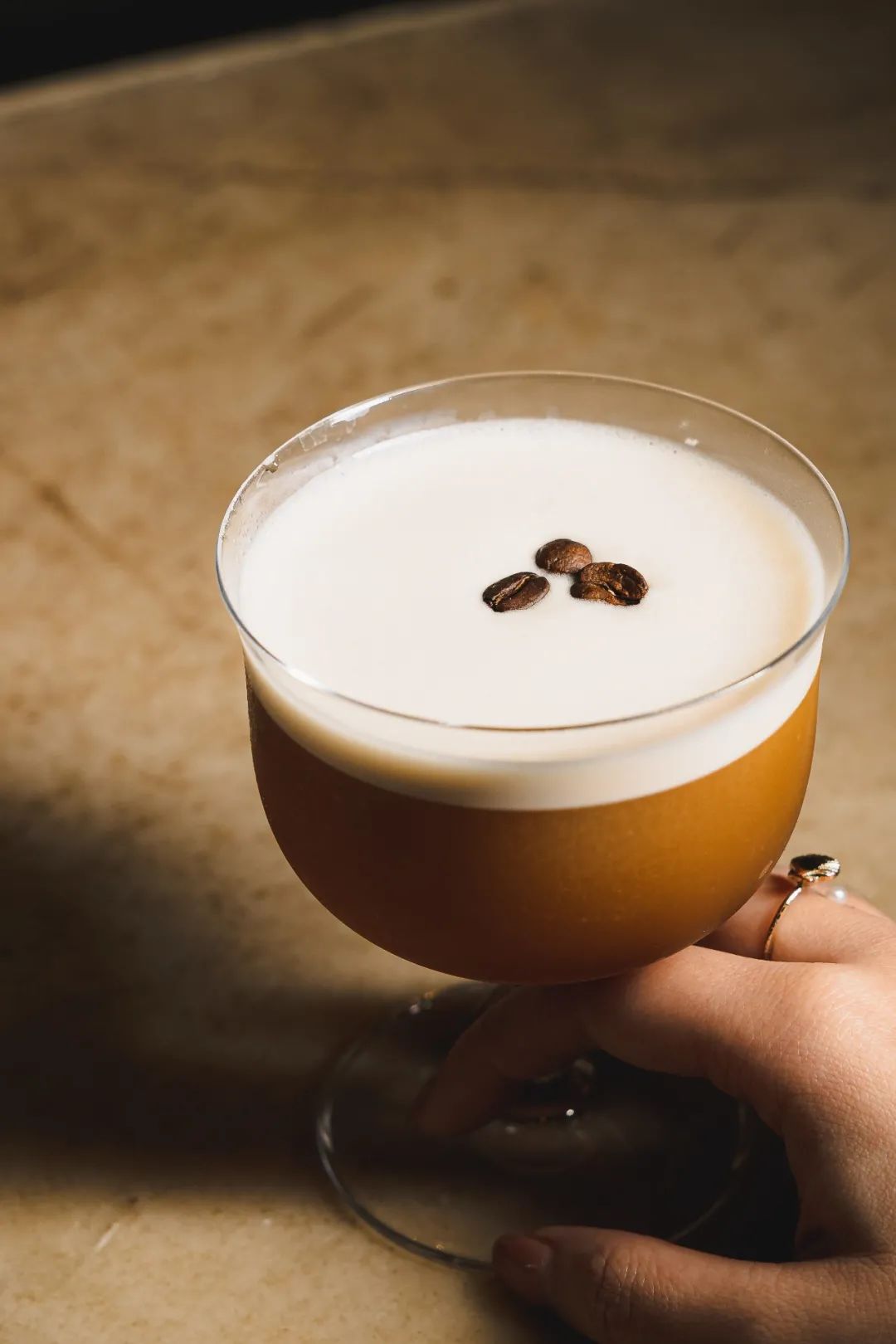 “这家「英伦餐吧」是专属你的快乐密码!”