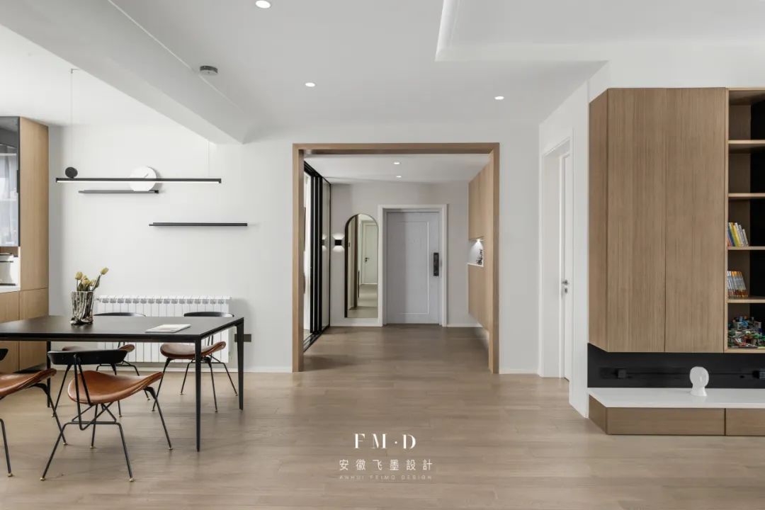 贴了内嵌踢脚线后悔了,踢脚线千万别选白色