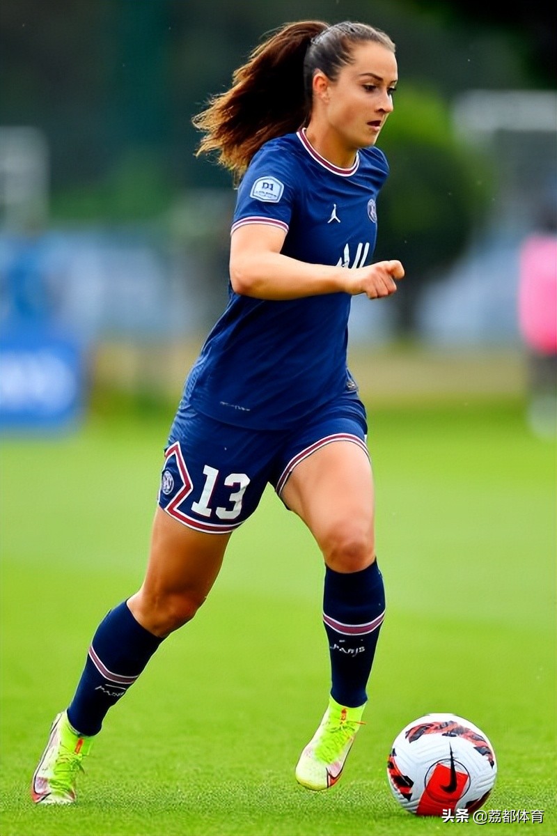 中国留洋女足球运动员,女足球运动员中国