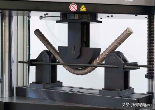 钢、竹、藤在混凝土中作钢筋的比较研究：拉伸和弯曲特性