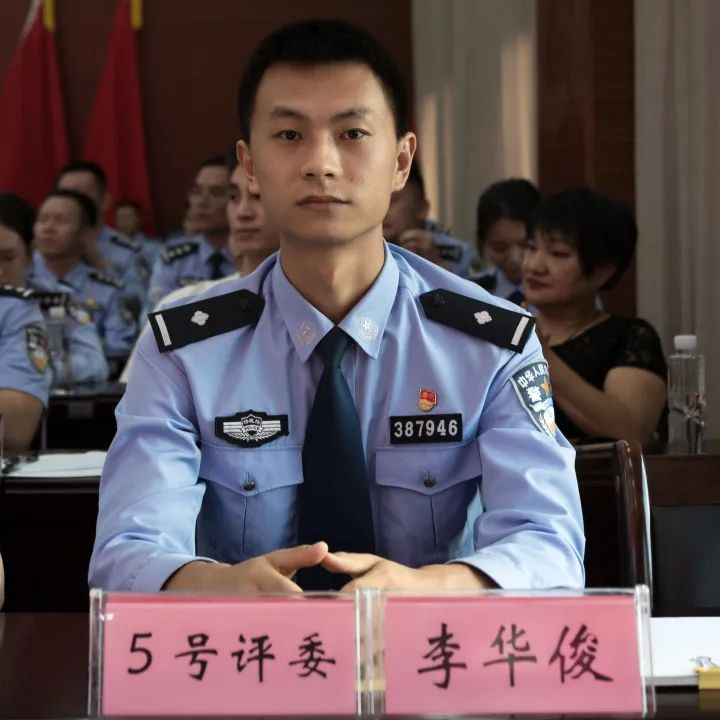 以深情的歌声向党的生日献礼,嘹亮的歌声向党献礼