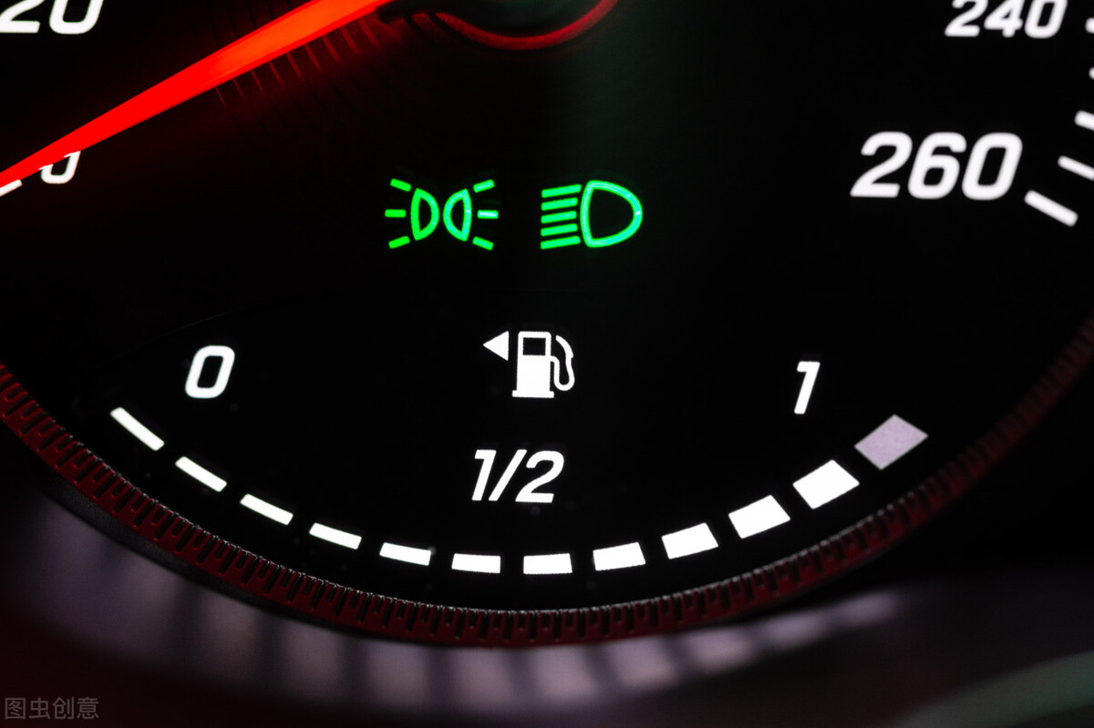 汽车百公里油耗怎样计算出来,汽车显示的百公里油耗是怎样算的