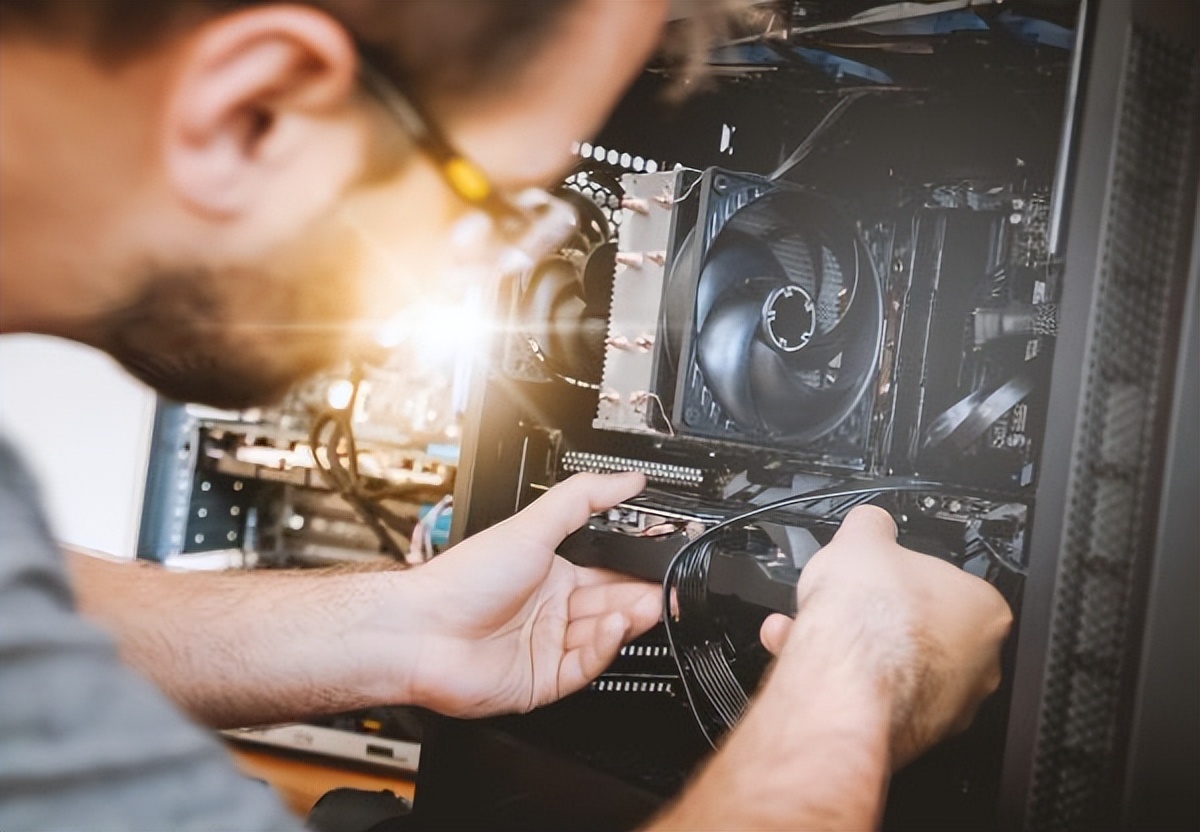 电脑突然花屏重启又好了,笔记本电脑屏幕突然花屏