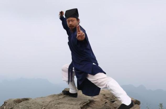 武当山轻功第一人陈师行翻车,世界轻功第一人陈师行