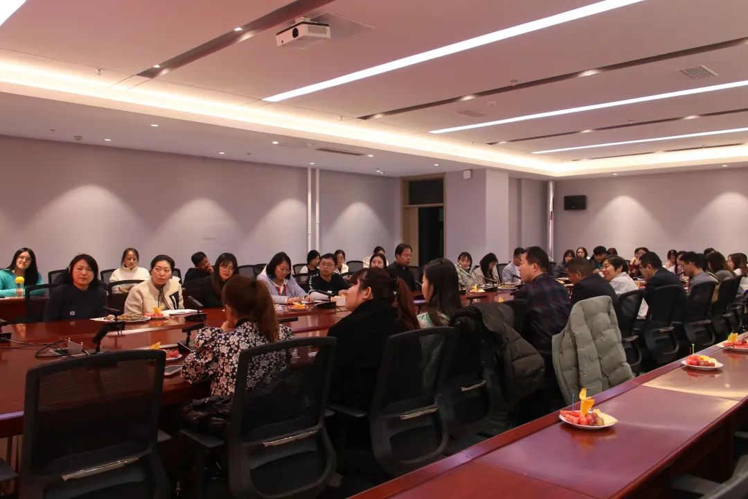 话心声共成长——记伊璞高中第一届青年教师沙龙会