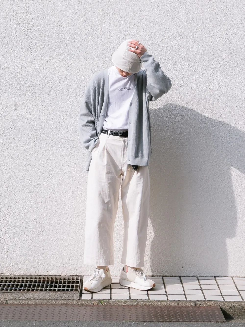 白裤子怎么穿搭显瘦,白裤子搭配上衣什么颜色好看