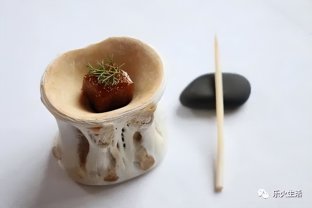 上海开业10个月获米其林餐厅,巴黎开业20年的米其林三星餐厅