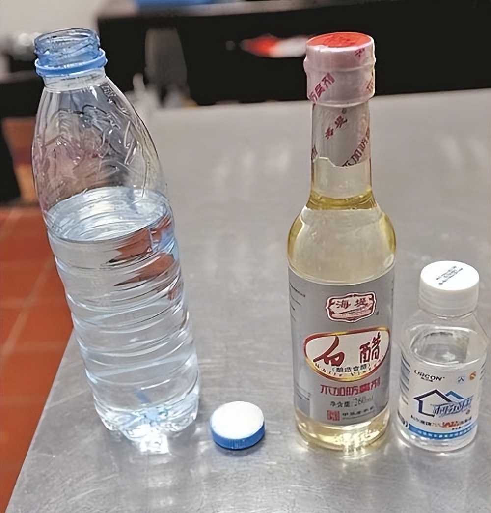 蚂蚁没有杀虫剂怎么消灭,家里有蚂蚁不用白醋用黑醋可以吗