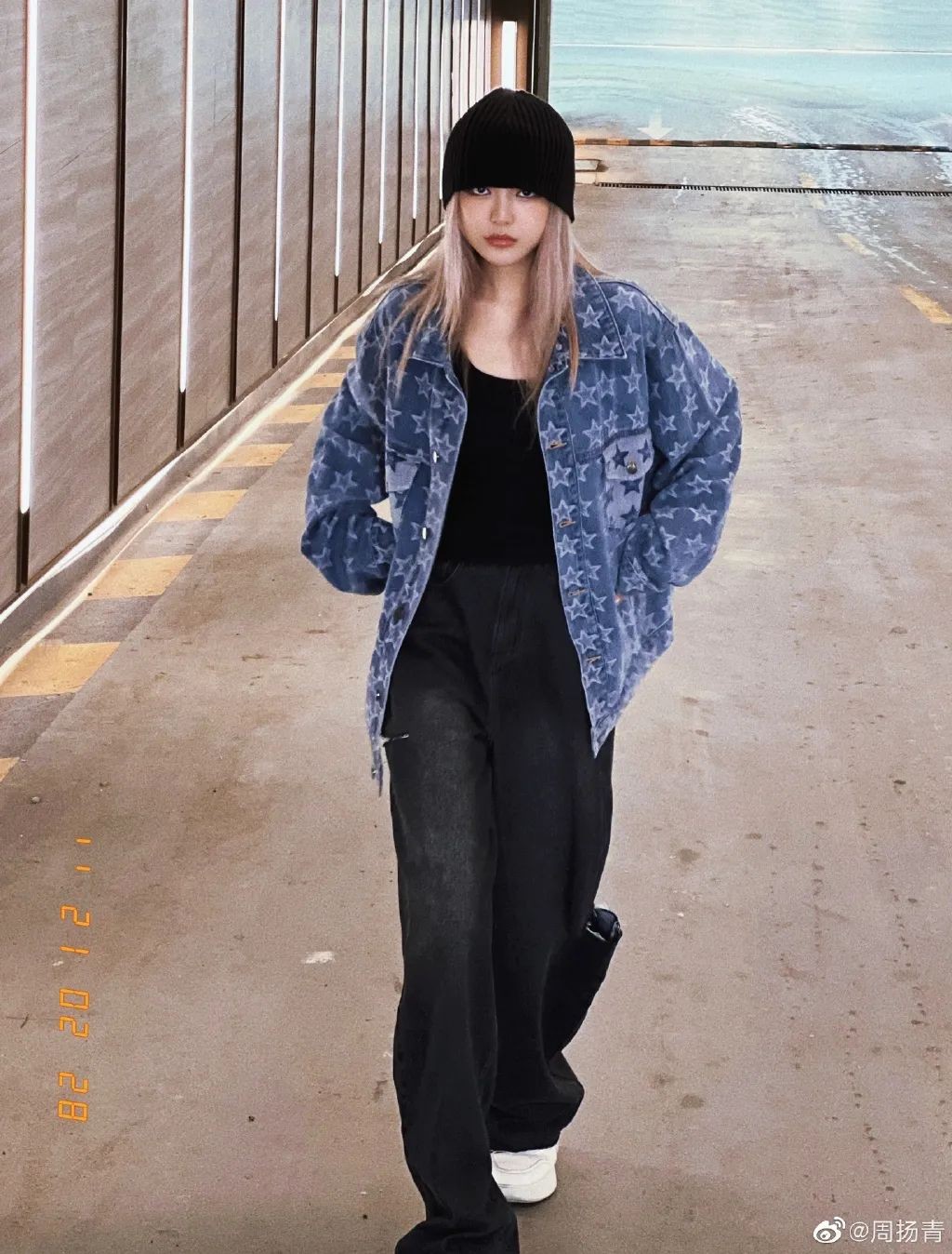 秋款牛仔外套怎么穿好看又时尚,秋天大版牛仔外套怎么搭配好看