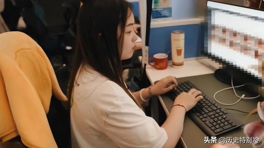 一天看上万条黄片，频起生理反应，鉴黄师年入18万，为何难以招人