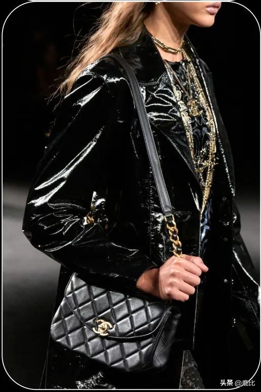 Chanel拿出看家本事，这样的包包无人能敌！