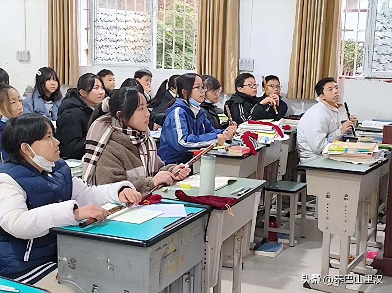 缤纷社团活动展示青春风采,多彩社团活动增添校园活力