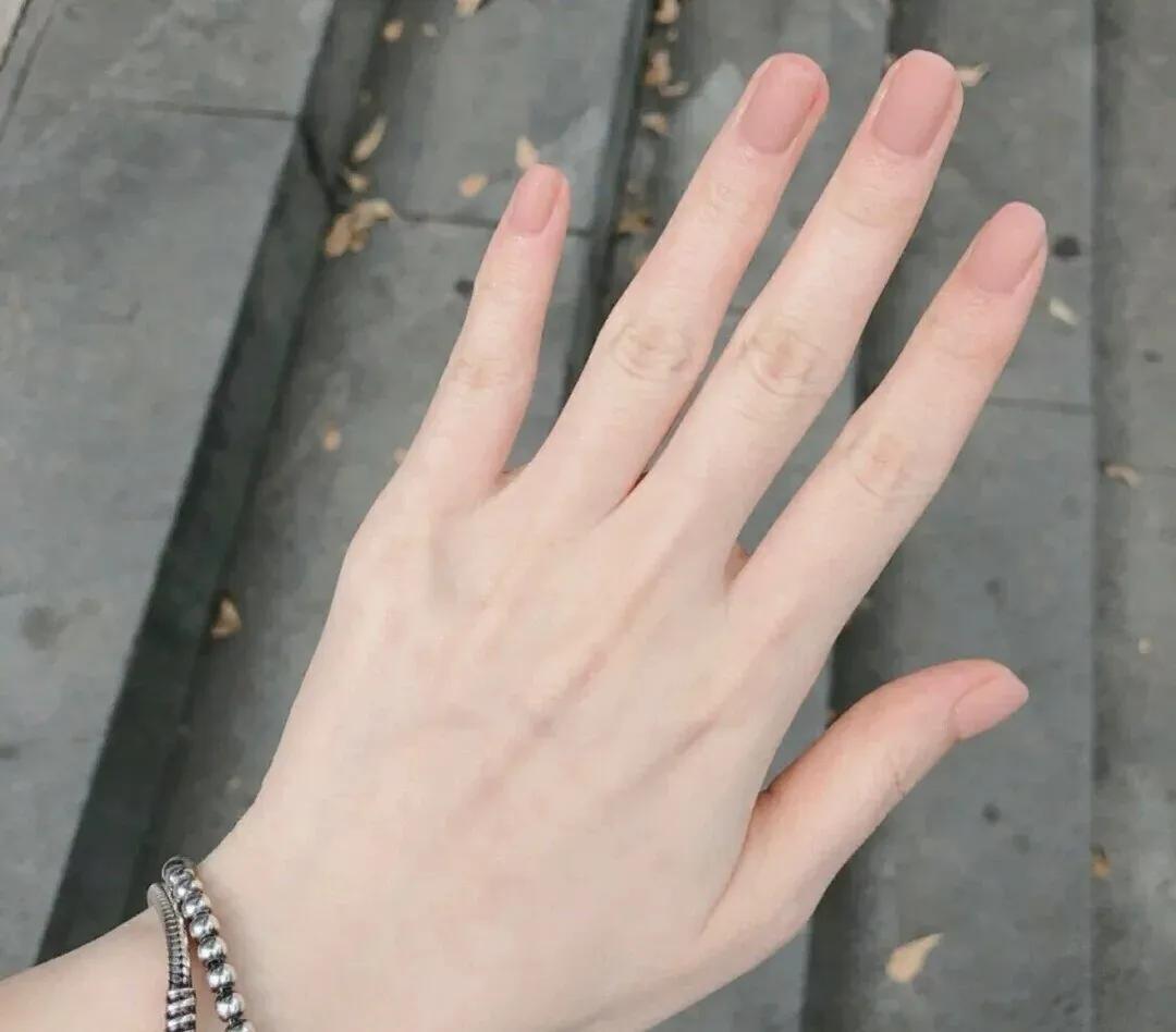 美甲盘点那些让你事半功倍的美甲,美甲新手做出来的美甲不好看