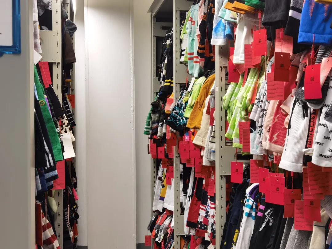 浓眉大眼的淘特也玩起了潮流，还拉上杨超越？