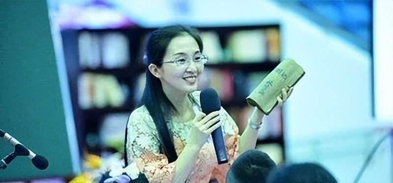 旗袍老师胡红梅,胡红梅老师事件过程