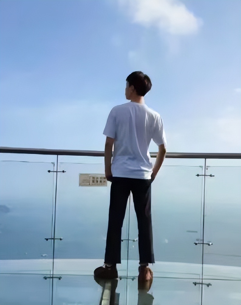 2022年离世的65位名人,有人患癌症,有人意外而亡,有人死于自杀