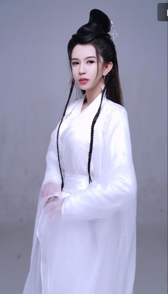 宋小粤和黄逸辉,cba啦啦队黄逸辉vs宋小粤