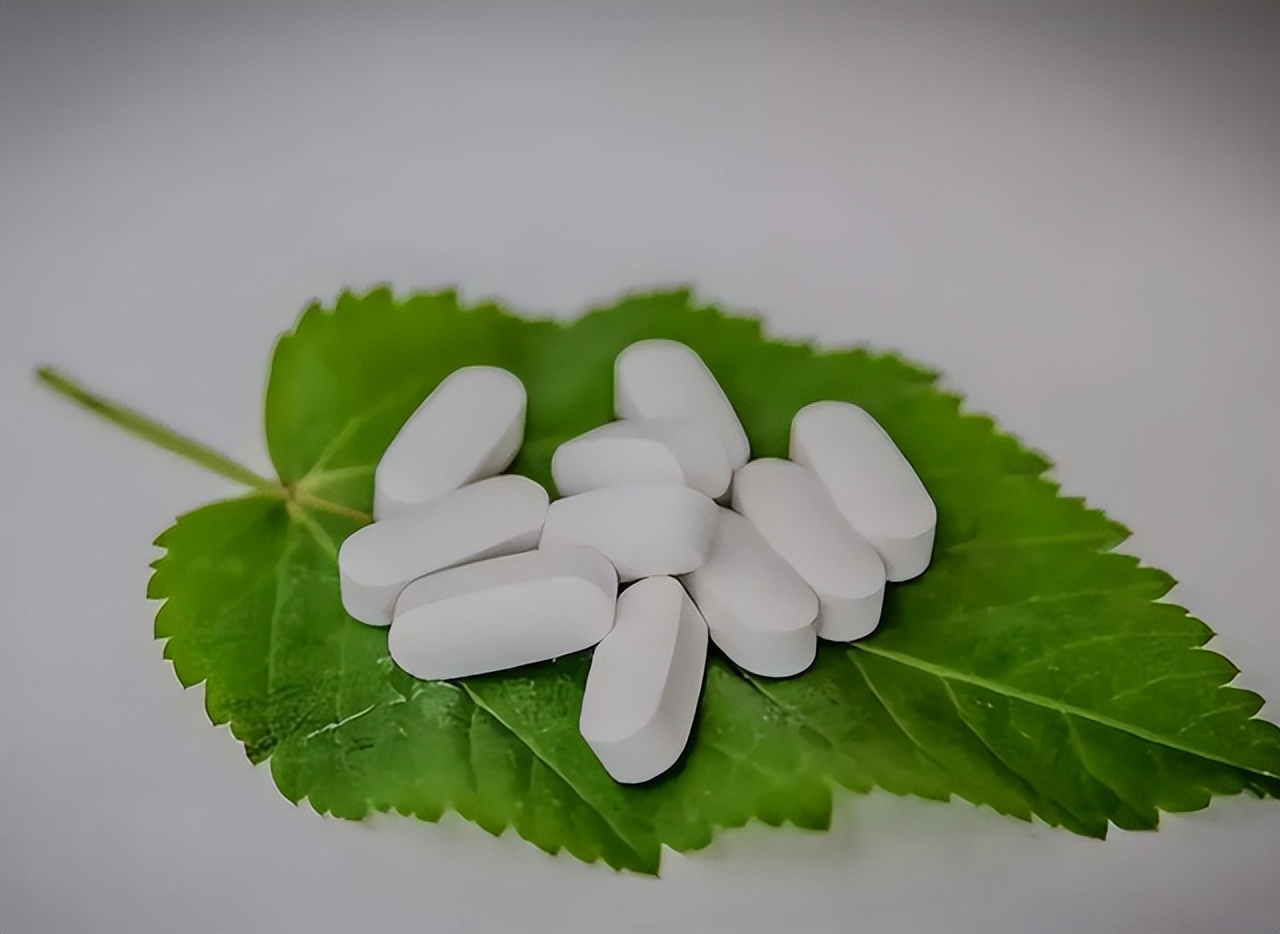 40岁女性可以每天吃一片叶酸吗,女性每天吃一片叶酸坚持半年