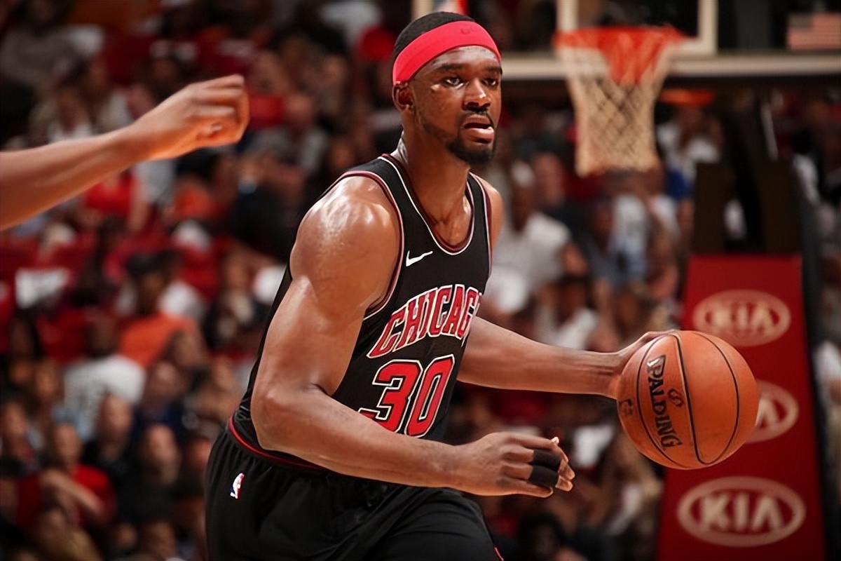 广东外援杨鸣视频,广东队杨鸣最新消息