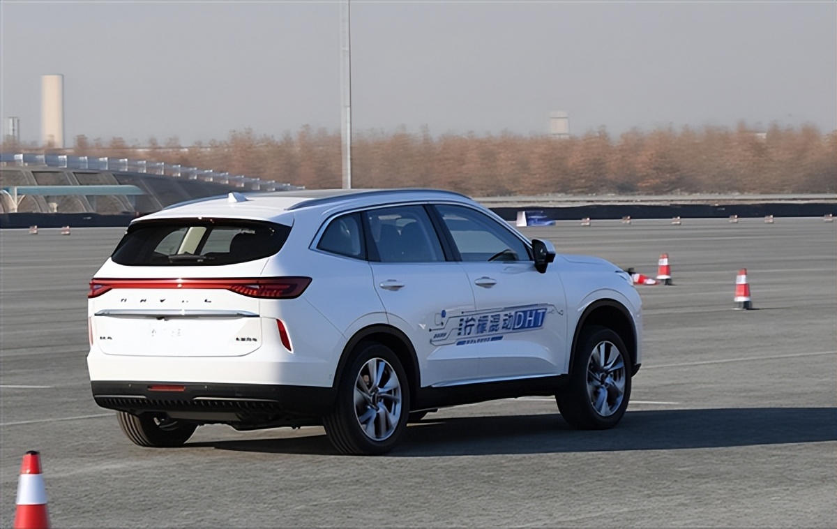 不怕越野的插电混动车,哈弗dht混动油耗实测