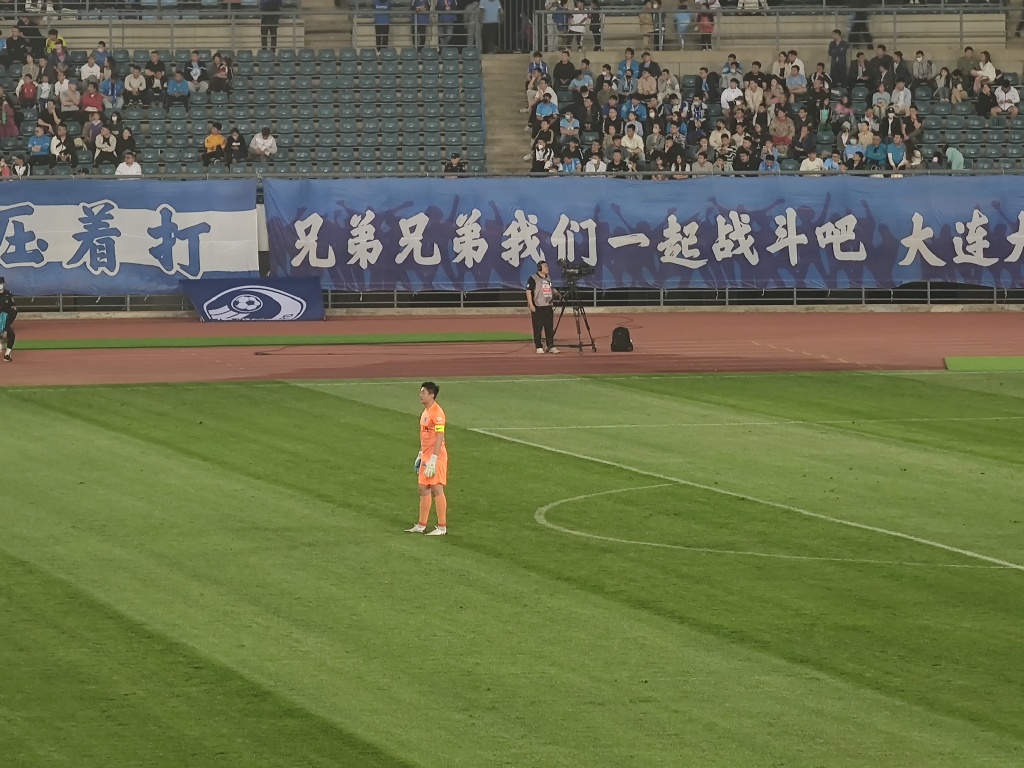 谢晖停职球队遭惨败,谢晖离开大连队