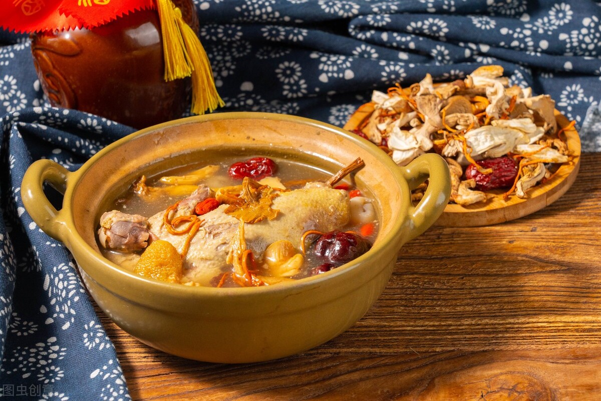 “一鸽胜九鸡”，杀鸽子到底用不用放血？鸽子该如何处理才美味？