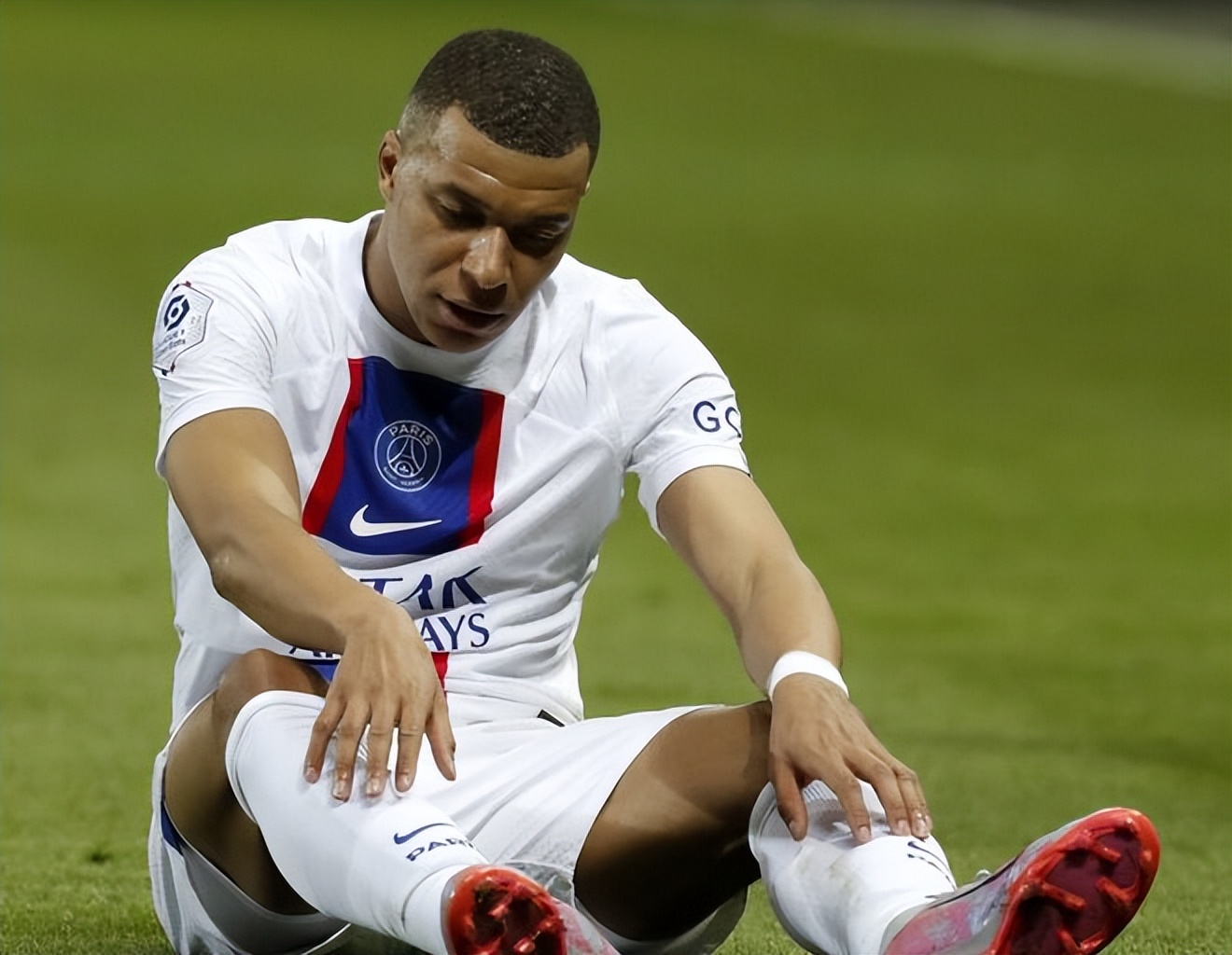 梅西创造历史，正式超越C罗，姆巴佩持续低迷，3场0进球