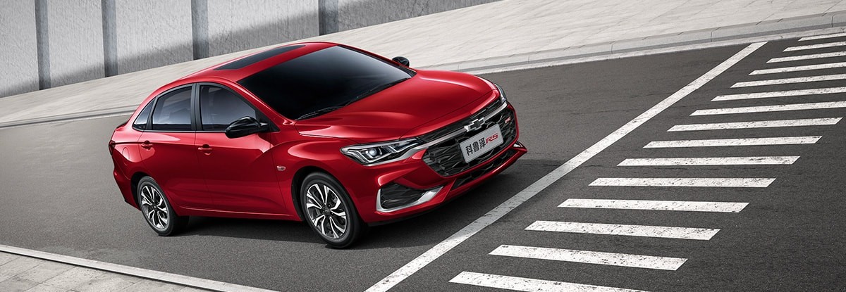 吉利帝豪第四代对比雪佛兰科鲁泽,吉利帝豪和雪佛兰科鲁泽