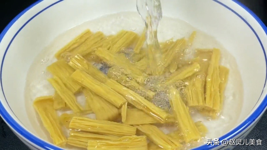 甲流来袭莫慌看完之后轻松应对,甲流来袭出现症状别硬扛要早用药