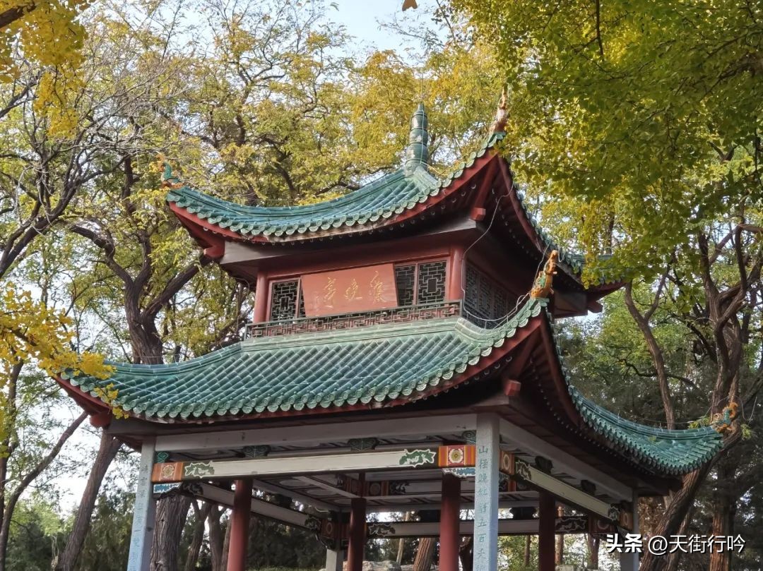 陶然亭位列四大名亭之首,陶然亭是我国四大名亭之一