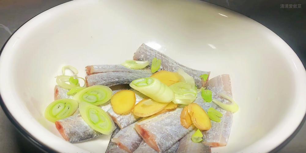 煎带鱼吃怎么样才能让带鱼不粘锅,煎带鱼不掉皮的五个妙招