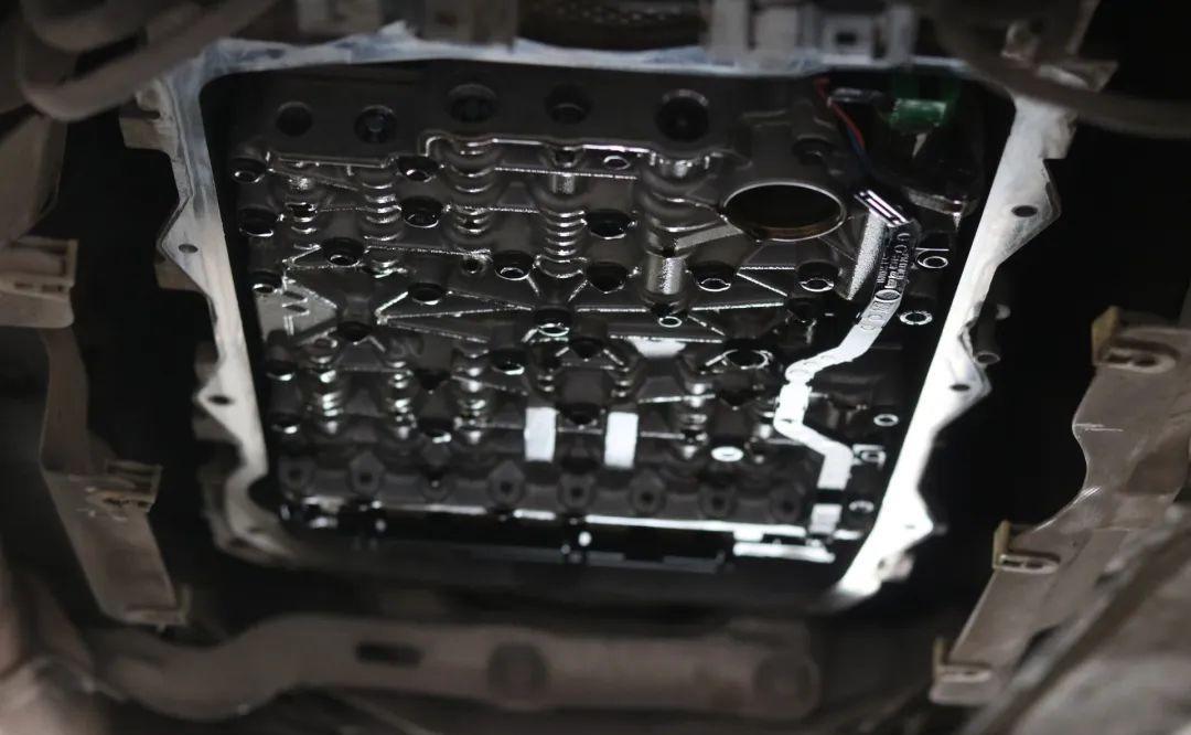 老款宝马730改新款全过程,12年40万公里宝马730翻新