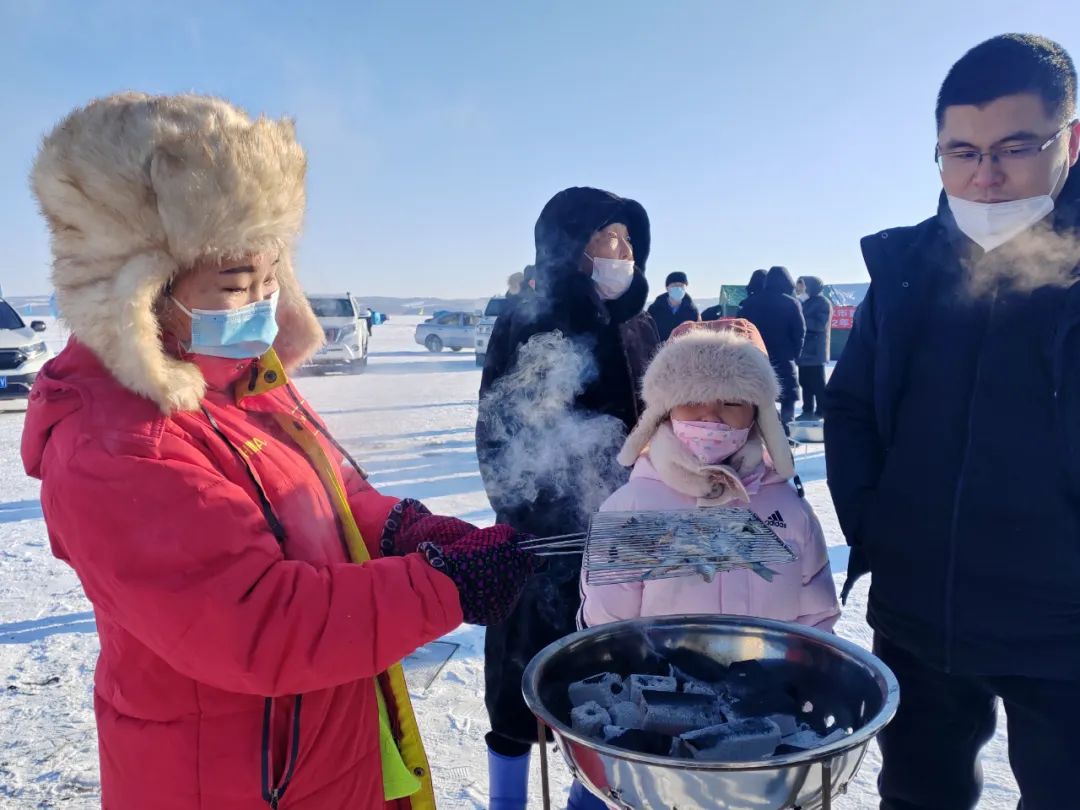 达斡尔打冰火球,呼伦贝尔达斡尔冰钓节